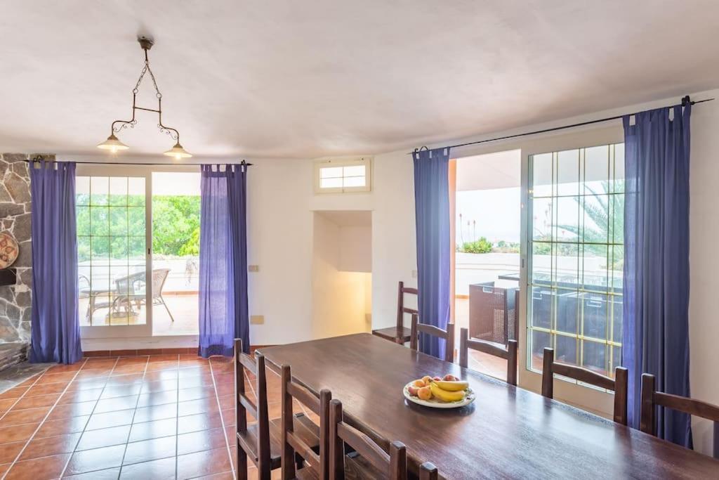 Villa Vacanze Bosa マゴマーダス エクステリア 写真